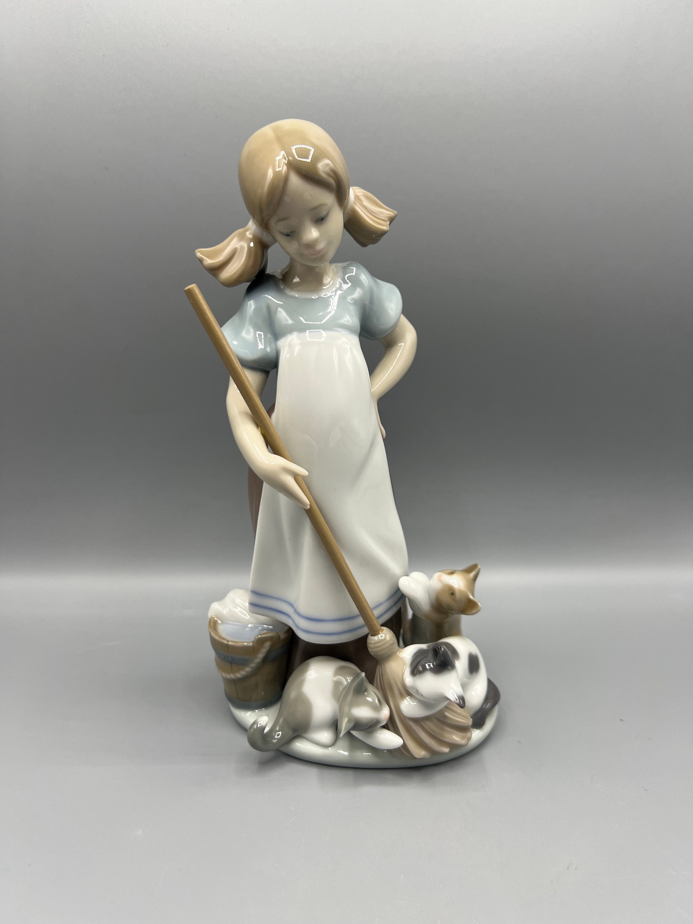 Vintage Lladro Playful Kittens - #5232 - Girl With Playful Kittens