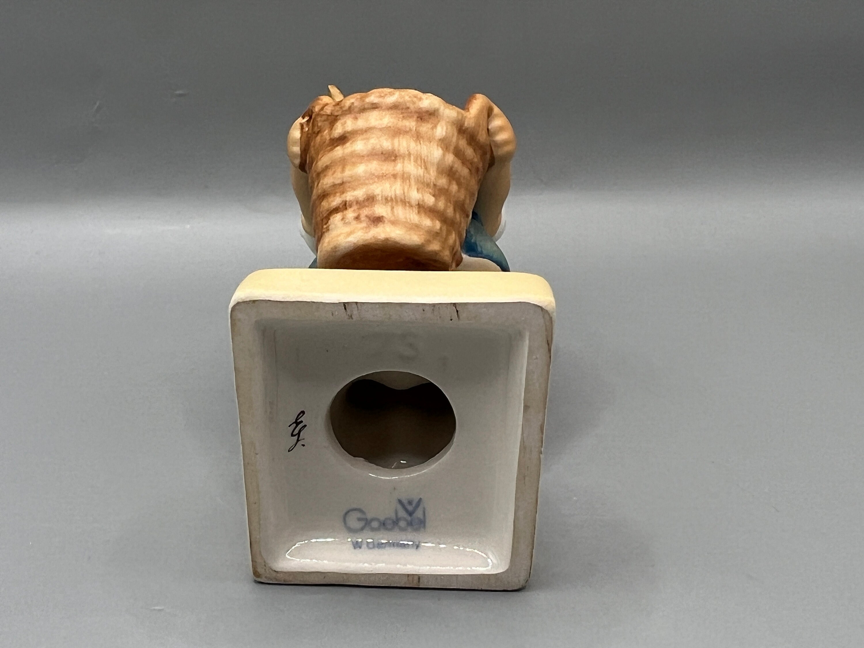 Vintage Goebel Hummel - TMK-5 “little Helper” #73 - Etsy