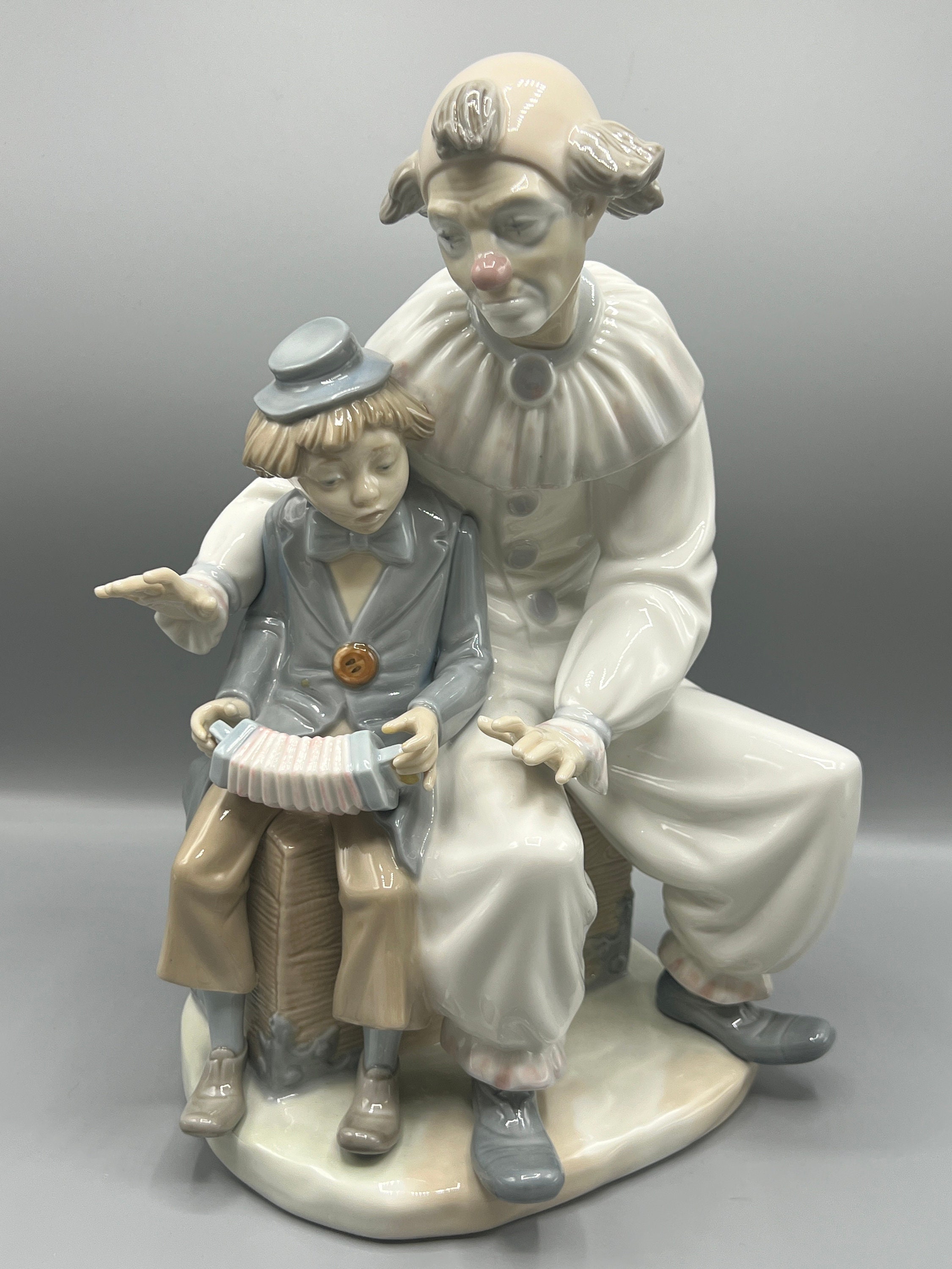 Lladro NAO Lesson of Music #701 Clown Boy Accordion Figurine 12
