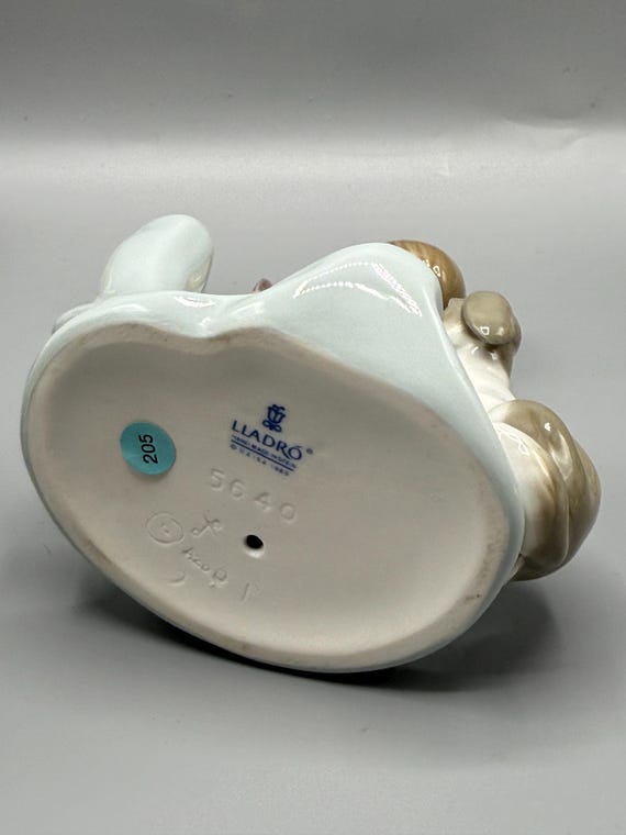 ヴィンテージ リヤドロ「猫のお昼寝」フィギュア（モデル番号 5640