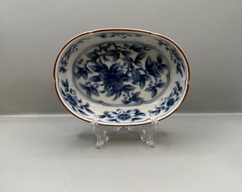 John Wanamaker Japan Blue & White Porcelain Oval Dish — Scalloped Edge, Fruit and Foliage Design