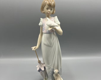 ヴィンテージ リヤドロ 磁器フィギュア：夏の散歩の少女と子猫 #7611