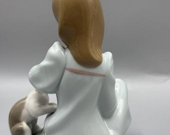 ヴィンテージ リヤドロ「猫のお昼寝」フィギュア（モデル番号 5640