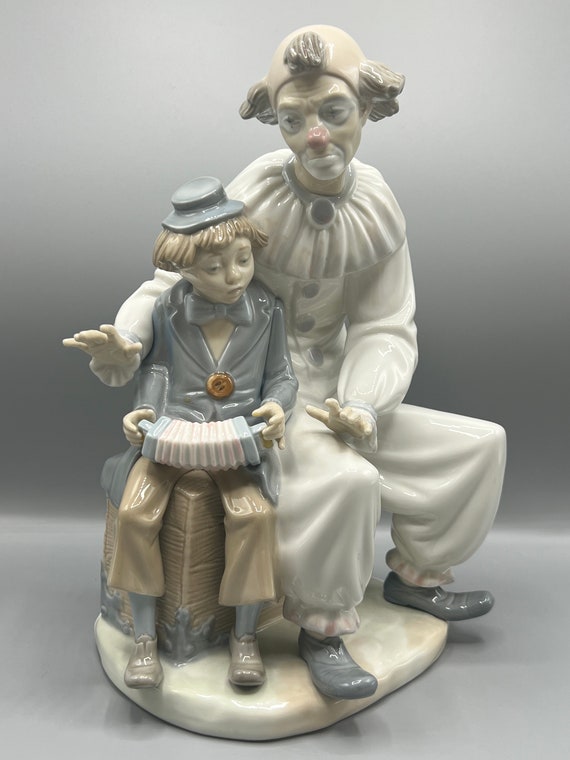 【LLADRO】 アコーディオンをひく少年 Lladro NAO Lesson of Music #701 Clown Boy Accordion Figurine 12