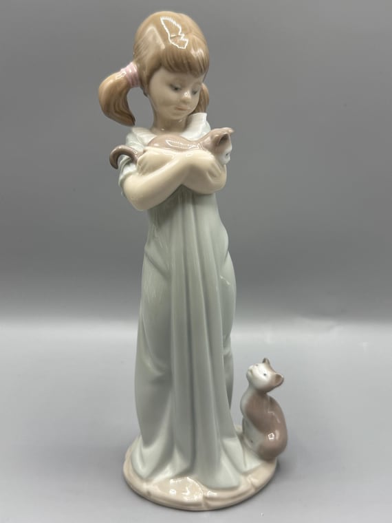 Vintage Lladro Girl With Kittens Figurine - Juan Huerta, Spain - Etsy