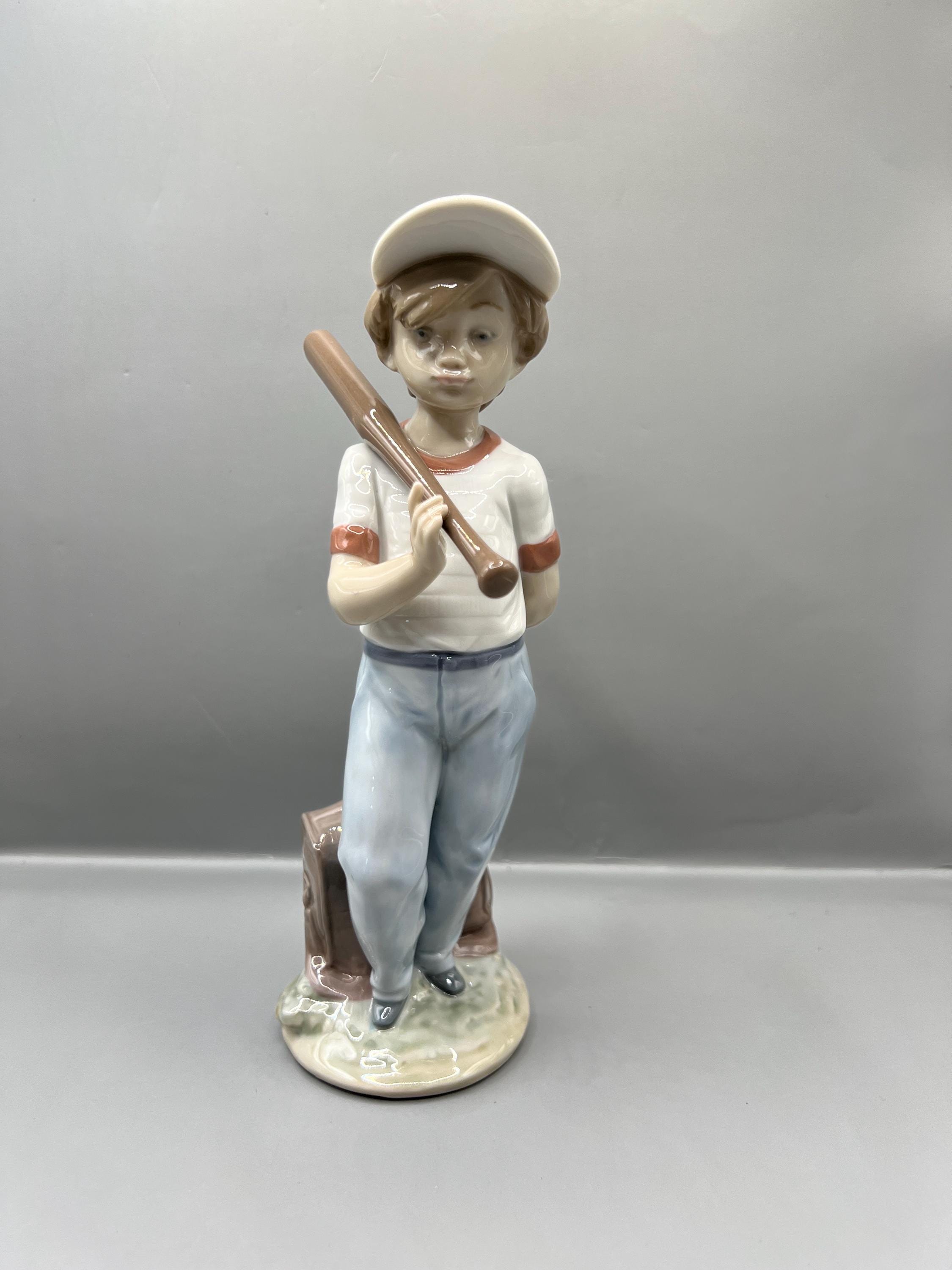 ￼リアドロの野球少年の置物です Lladro Baseball Boy - Etsy