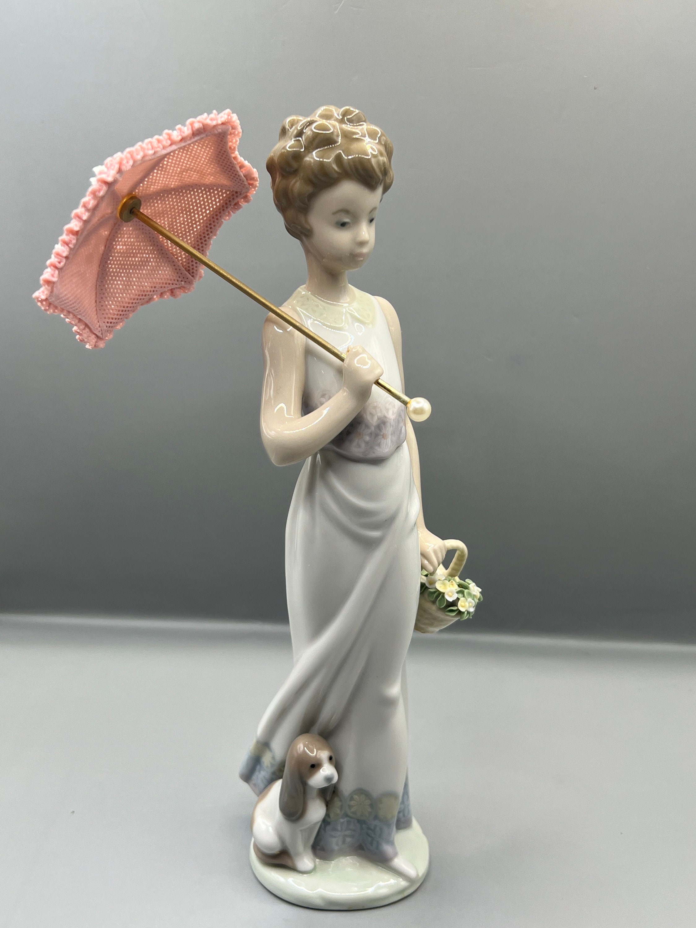 Vintage Lladro “garden Classic” - Girl With Parasol #7616 - SIGNED