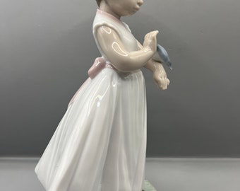 ヴィンテージ リヤドロ 磁器フィギュア：少女と鳥、#8059、スペイン