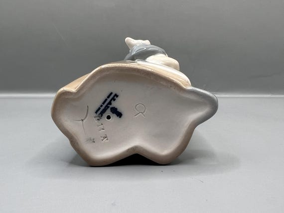 ヴィンテージ リヤドロ 子豚を連れた少女 磁器製フィギュア #1011