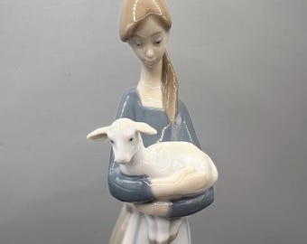Lladro リヤドロ　girl with lamb figurine Vintage Lladro Figurine: Girl With Lamb, No. 4505 - Etsy