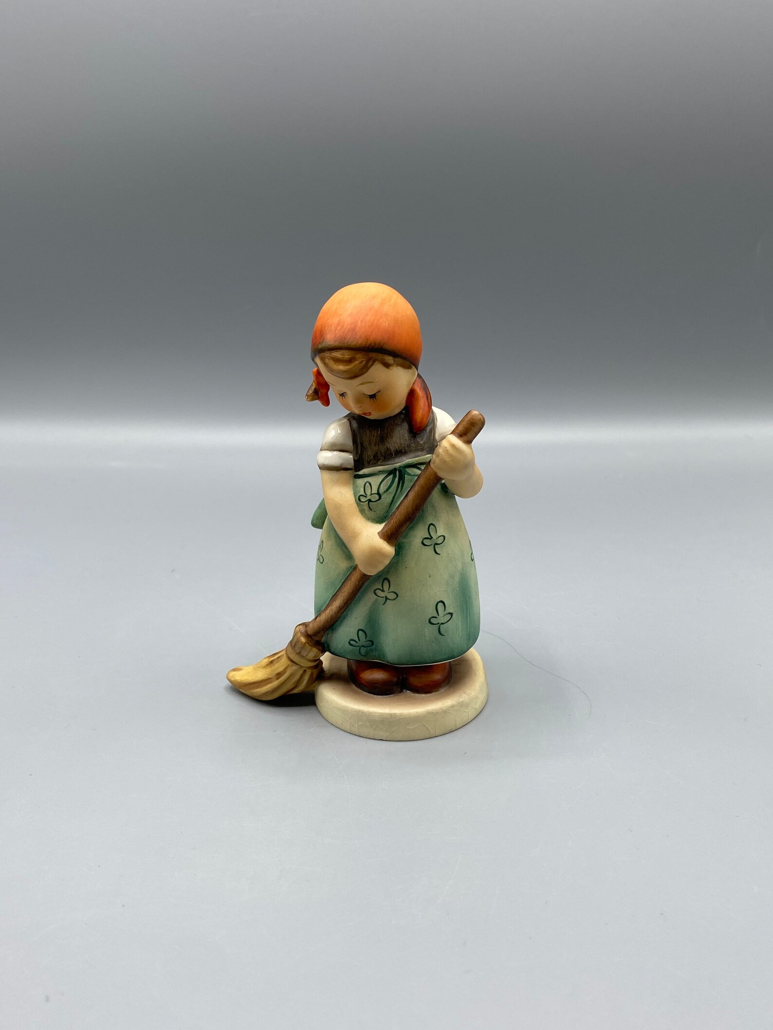 hummel figurine little sweeper