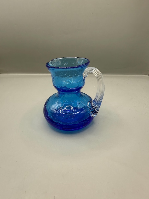 ヴィンテージ ミニチュア アート ガラス ピッチャー：手吹きブルー