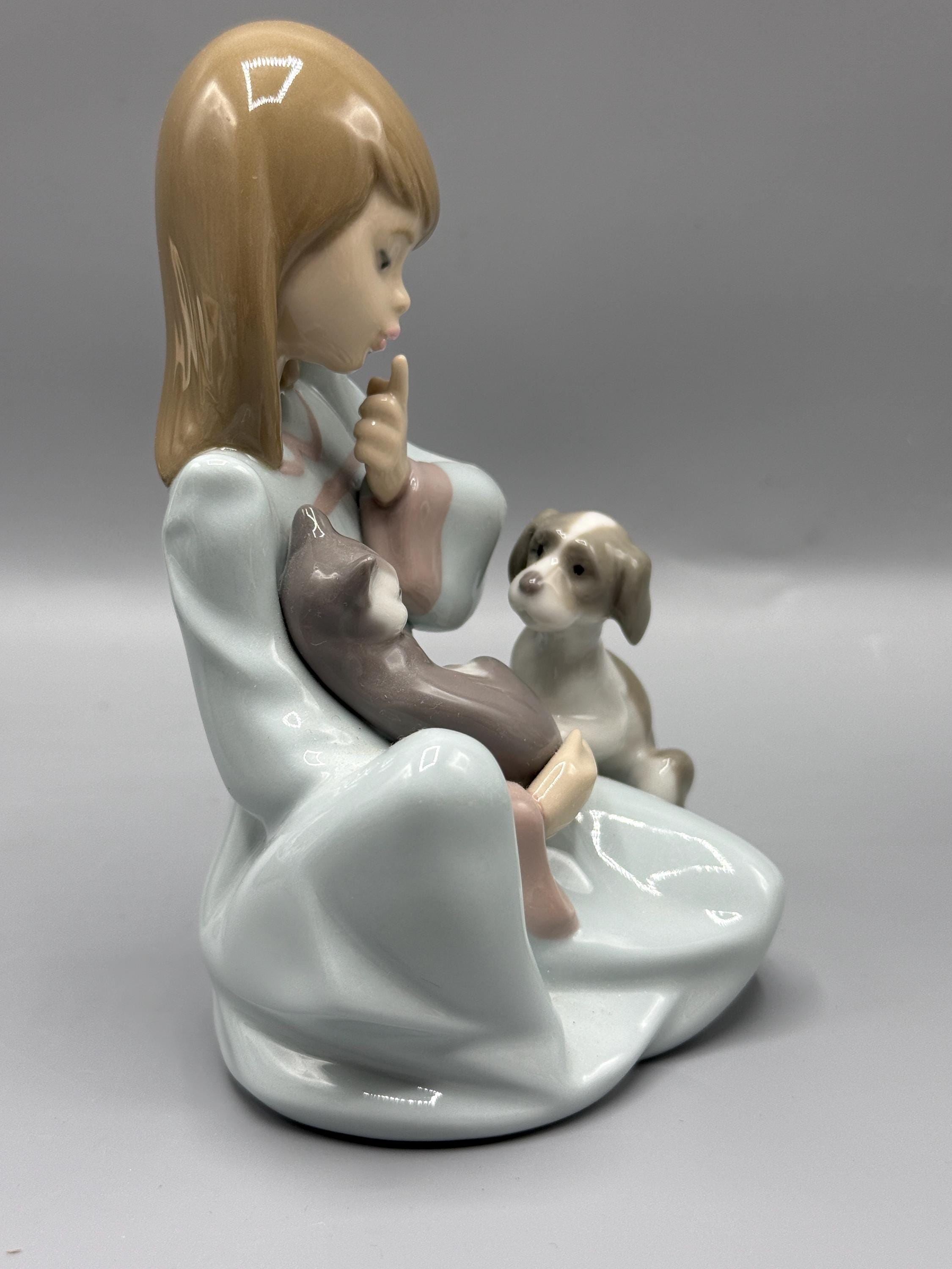 ヴィンテージ リヤドロ「猫のお昼寝」フィギュア（モデル番号 5640