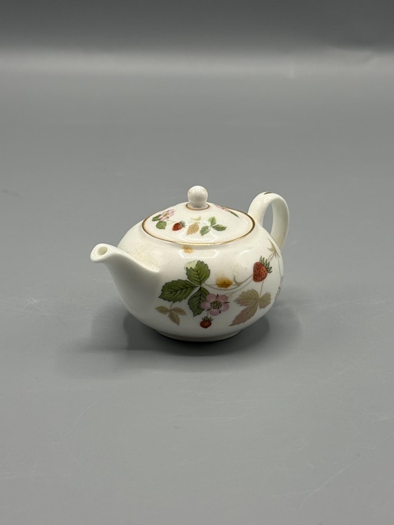 Vintage Wedgwood Wild Strawberry Miniature Teapot – Made in 