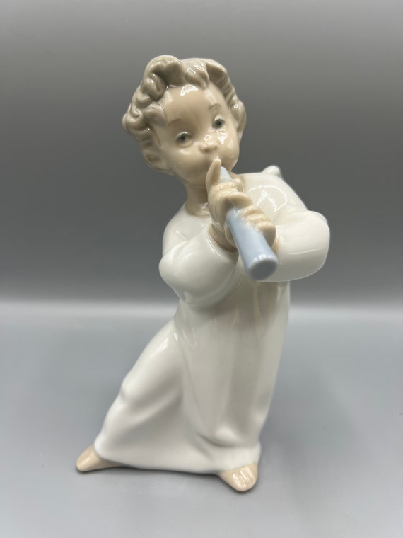 リヤドロ　フルートを持つ天使の置物 ヴィンテージ リヤドロ フルートを持つ天使の磁器製置物 #4540 - Etsy 日本