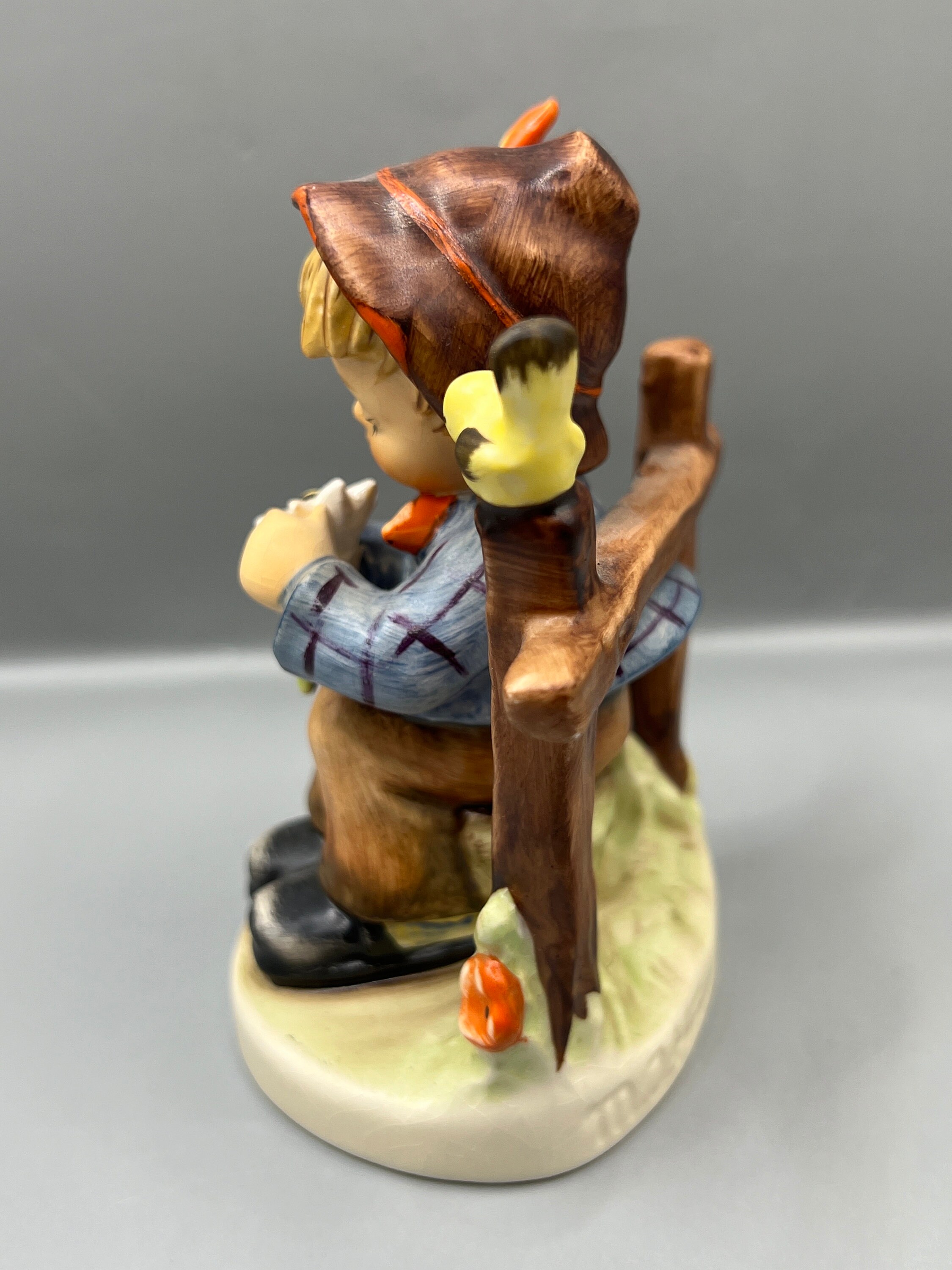 Vintage Goebel Hummel Figurine, She Loves Me, Daisy Boy #174 TMK6