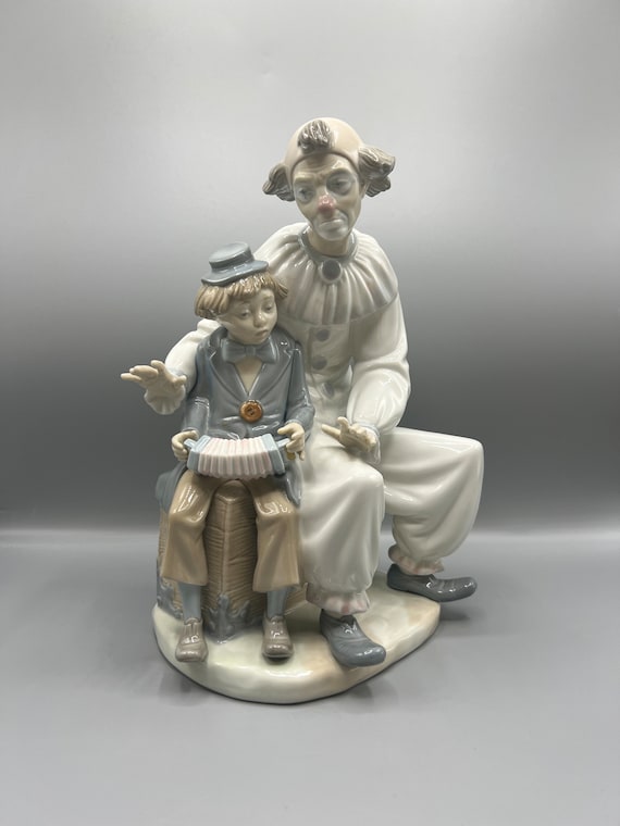 Lladro NAO Lesson of Music #701 Clown Boy Accordion Figurine 12