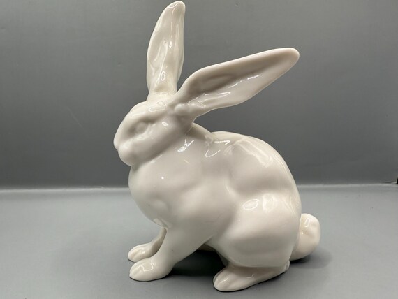 Vintage Hutschenreuther Porcelain Rabbit Figurine – Elegant German