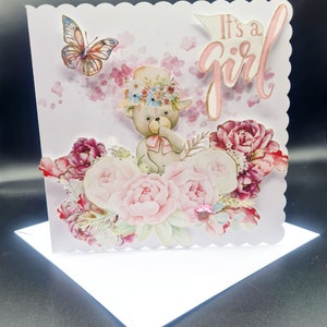 Biglietti d'auguri: elementi 3D unici e fatti a mano, stampa da pittura ad acquerello, design realizzato con amore per la celebrazione del neonato.