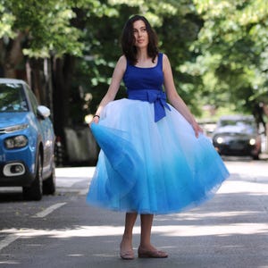 Witte tule rok met blauwe ombre / handgeverfde tutu rok / bruids tule rok / op maat gemaakte sketches