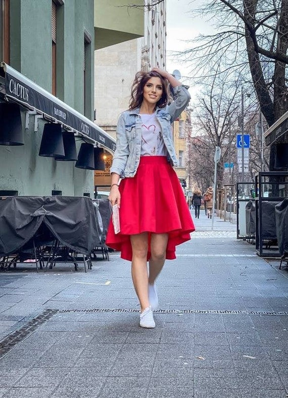 Falda roja  Romantic outfit, Fashion, First date outfits