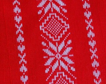 Vintage Scandinavian Christmas Table Runner: Red with White Floral Design