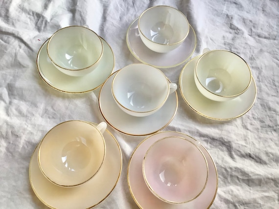 Lot De 4 Tasses à Café Et Soucoupes Arcopal – Style Arlequin Blanc Nacré, Vintage