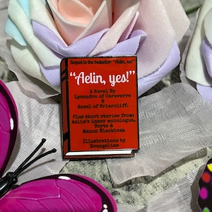 Officially Licensed Aelin, yes! Enamel Book Pin