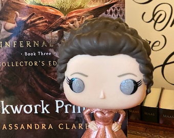 Figura de Tessa Gray