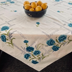 1960s  Vera Neumann Linen Print Tablecloth and Towel Set New with Tags, Midcentury Modern Floral Blue Carnation Tablecloth Gift Set