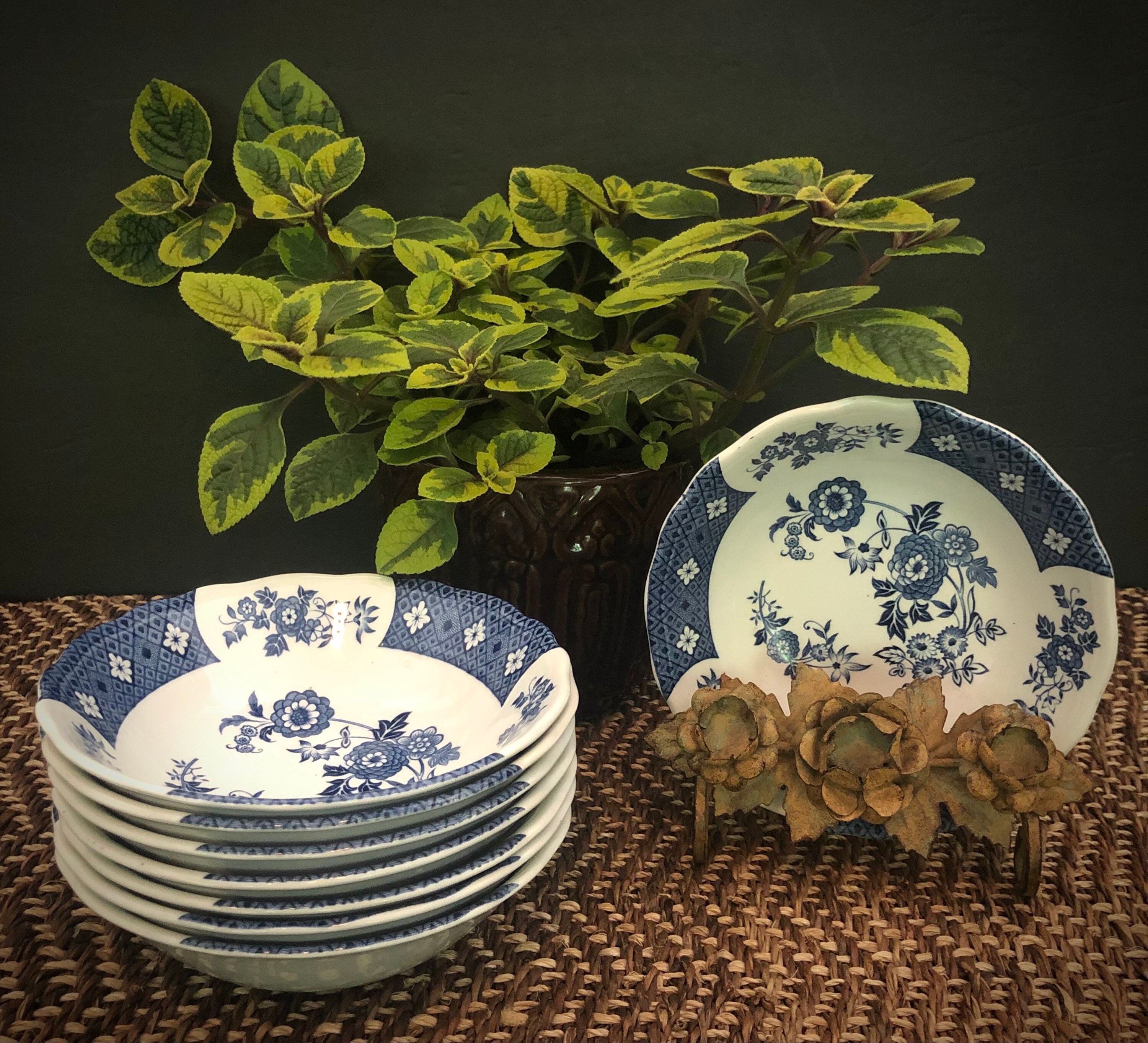 ＊台灣＊　国立歴史博物館　監製　大皿　柿　CATHAY　STONEWARE Hi All I wonder if this shallow dish is Japanese I purchased