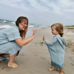 Ocean Blue Leinen Poncho Set mit Kapuze, Mama und Baby Waffel Handtücher