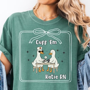 Maglietta personalizzata per infermiera con scritta &quot;Silly Goose&quot;, polsini in cotone con colori confortevoli, dalla S alla 4XL