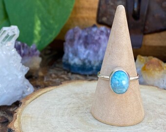 Larimar-Ring, Ring aus 925er Sterlingsilber, Natursteinring, handgefertigter Ring, Ring für Boho- und Hippie-Frauen, originelles Geschenk für Frauen