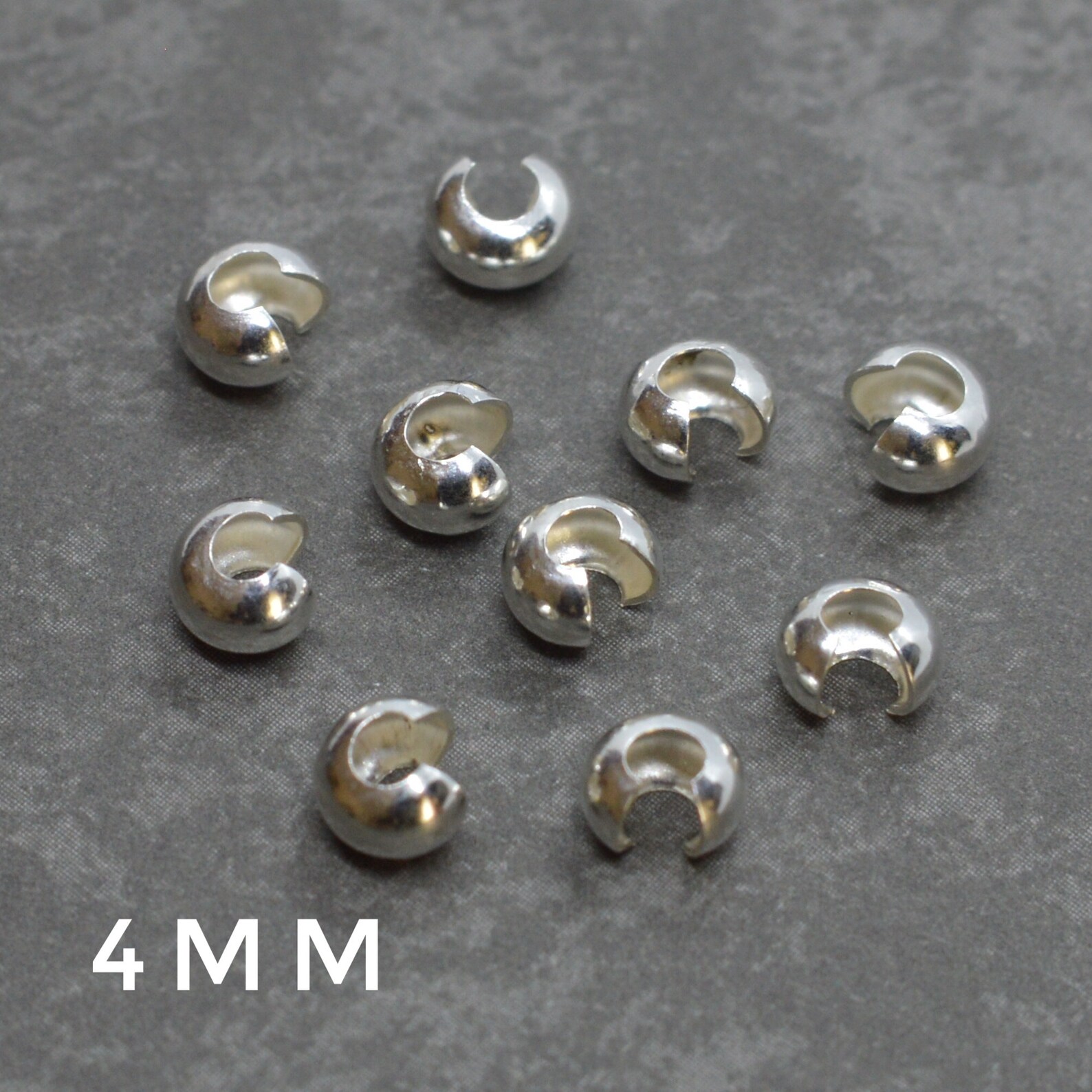 Beebeecraft 1 Scatola 30 Pezzi Copri Perline A Crimpare 925 Punte di Perline in Argento Sterling Copri Nodo 4 mm Semitondo Tubo Aperto Perline Copri Nodo S per La Creazione di Gioielli