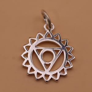 Sterling Silver Throat Chakra Pendant – Spiritual Yoga Jewellery