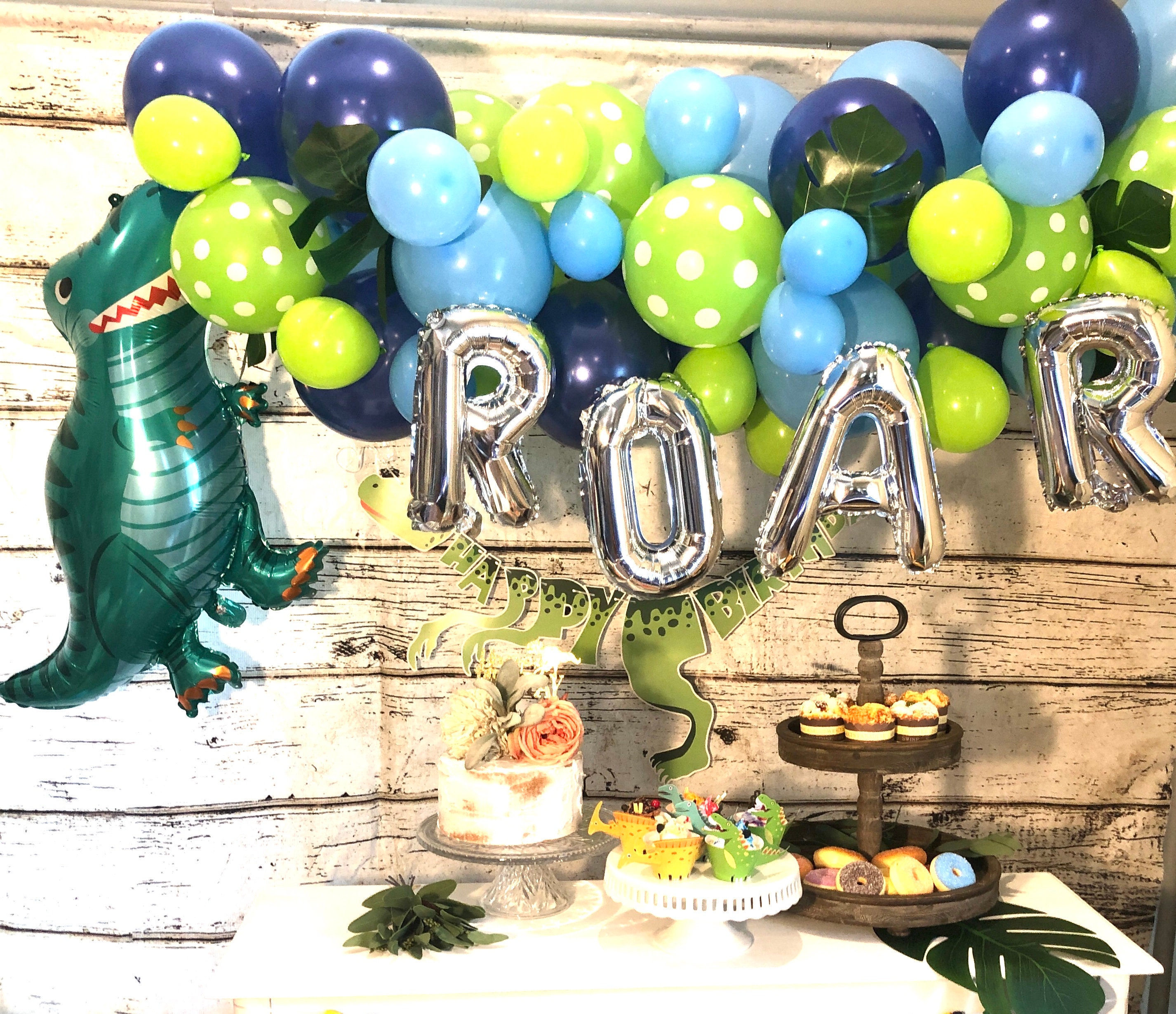Dinosaur Party Decorations Balloons Garland Kit With Silver ROAR Foil  Balloon 68pcs and BONUS LEAVES -  Norway