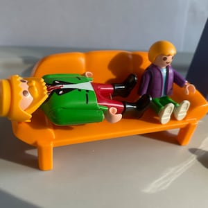 Playmobil 2000 modern house dishwasher couch bedroom mirror and more people