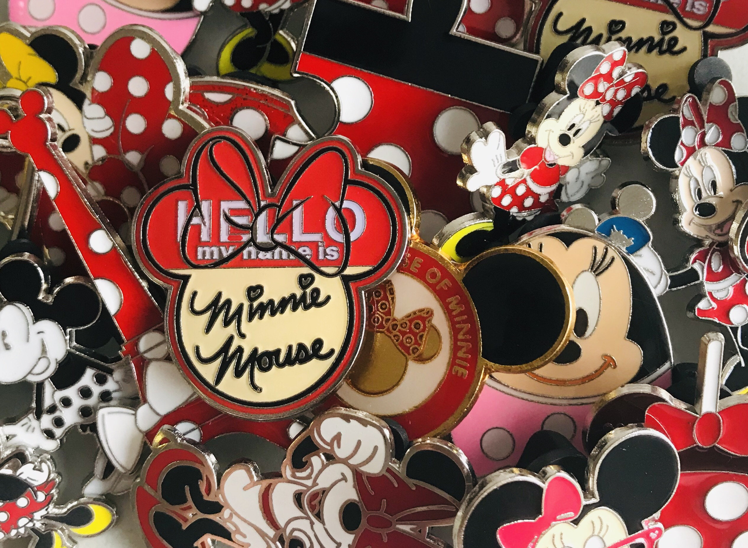 Minnie Mouse Pins - Disney Trading Pin Bundle (10 Individual Pins) Great  Gift! Pins Trading Disney World! Fantasy pins,enamel pins. trade