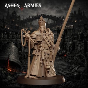 Könnte beinhalten: Eine detaillierte, beige Miniaturfigur eines Charakters aus "Ashen Armies". Die Figur trägt religiöse Gewänder, eine Gasmaske und hält einen Stab und ein Gewehr. Die Figur steht auf einem braunen Sockel, vor einem dunklen, gotischen Hintergrund.