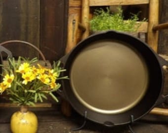 10.25&quot; Dual Handle CNC Machined Smooth Floor Cast Iron Skillet