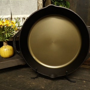12&quot; Dual Handle CNC Machined Floor Smooth Cast Iron Skillet