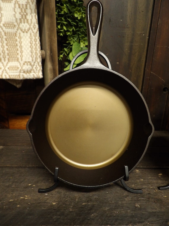 Lodge 8 Inch Cast Iron Skillet -  Israel