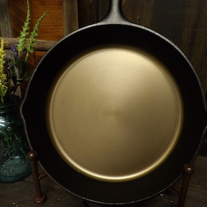 12" CNC (Lodge brand) machined floor Smooth Cast Iron Skillet