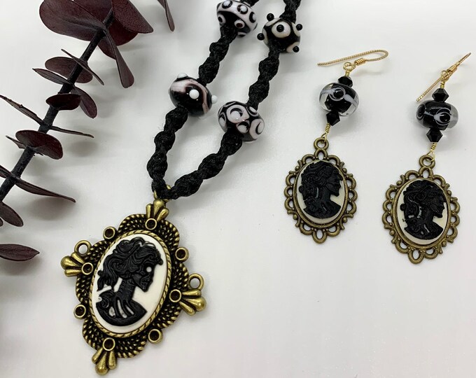 Emily Cameo Set