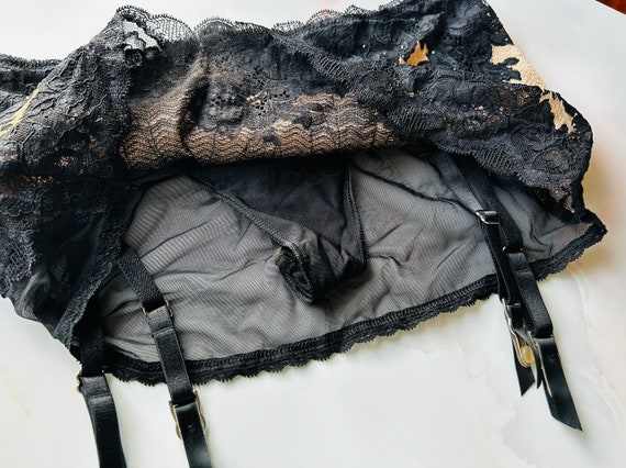 Victoria’s Secret Vintage Garter Belt/Panty - image 3