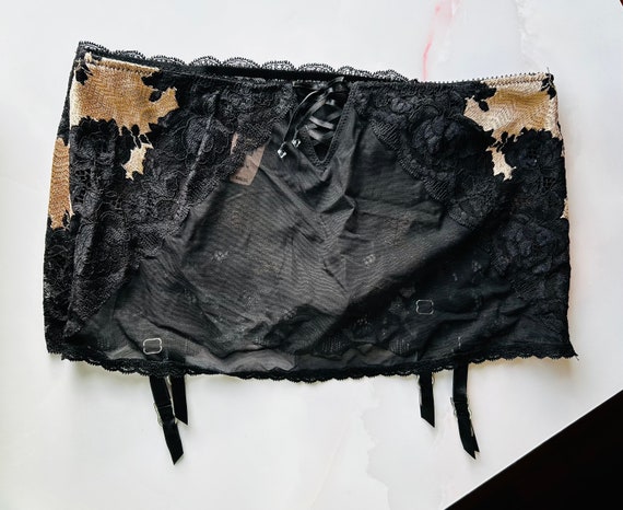 Victoria’s Secret Vintage Garter Belt/Panty - image 5