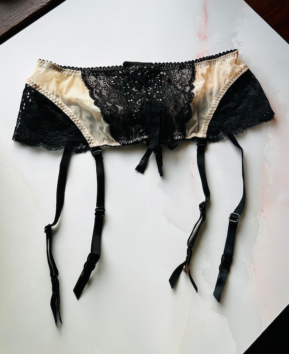 NWT Victoria's Secret unlined 34B BRA SET+s thong+garter belt+