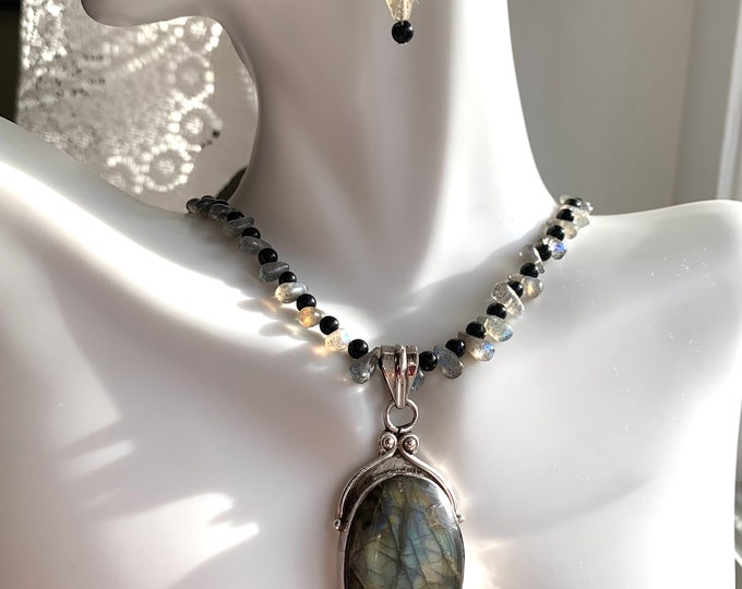 Zephyr Labradorite & Black Onyx Set