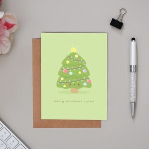 Arbre de Noël de Zazzle.be Liste d'envies Vous avez des idées ? Jolies cartes de Noël, Cartes de vœux, Noël, Cartes de voeux, Carte pour elle, Carte pour lui, Carte pour la meilleure amie, Kawaii, Petit garçon